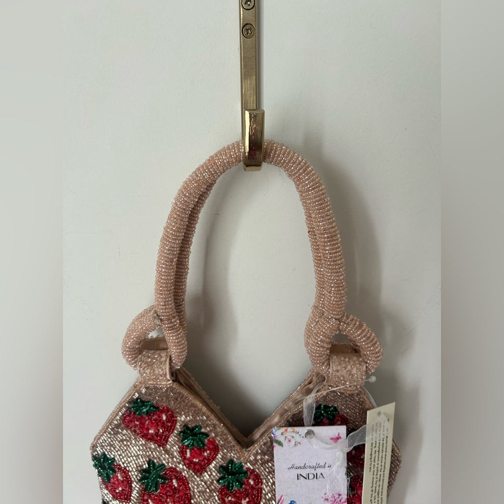 Viral Strawberry Beaded Bag - Picture 3 of 6